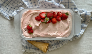 Simple Homemade Strawberry Ice Cream